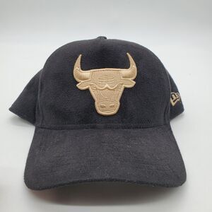 New Era Chicago Bulls Suede 9FORTY Strapback Hat Cap Black - OSFM